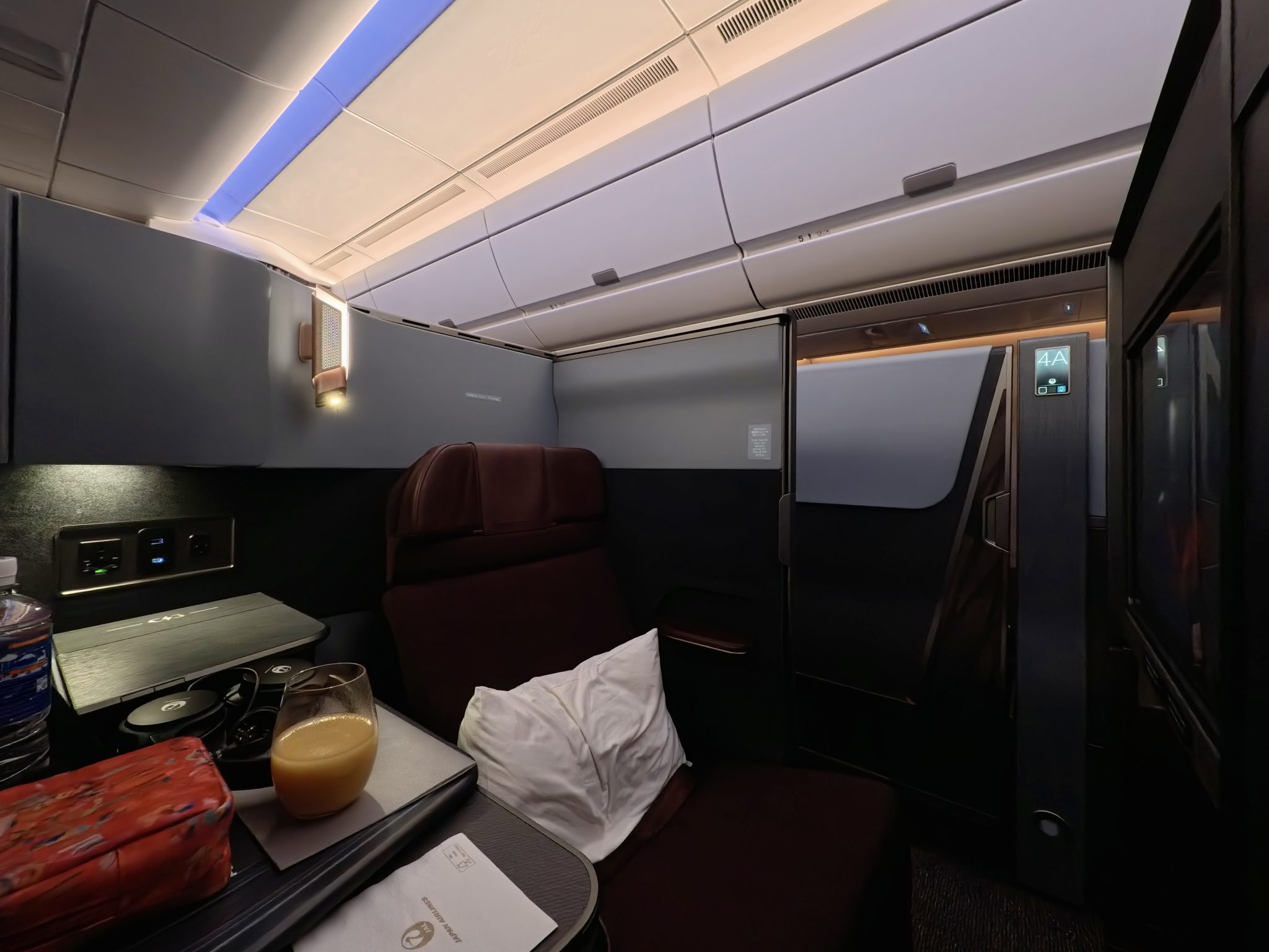 Private suite aboard Japan Airlines A350-1000 business class
