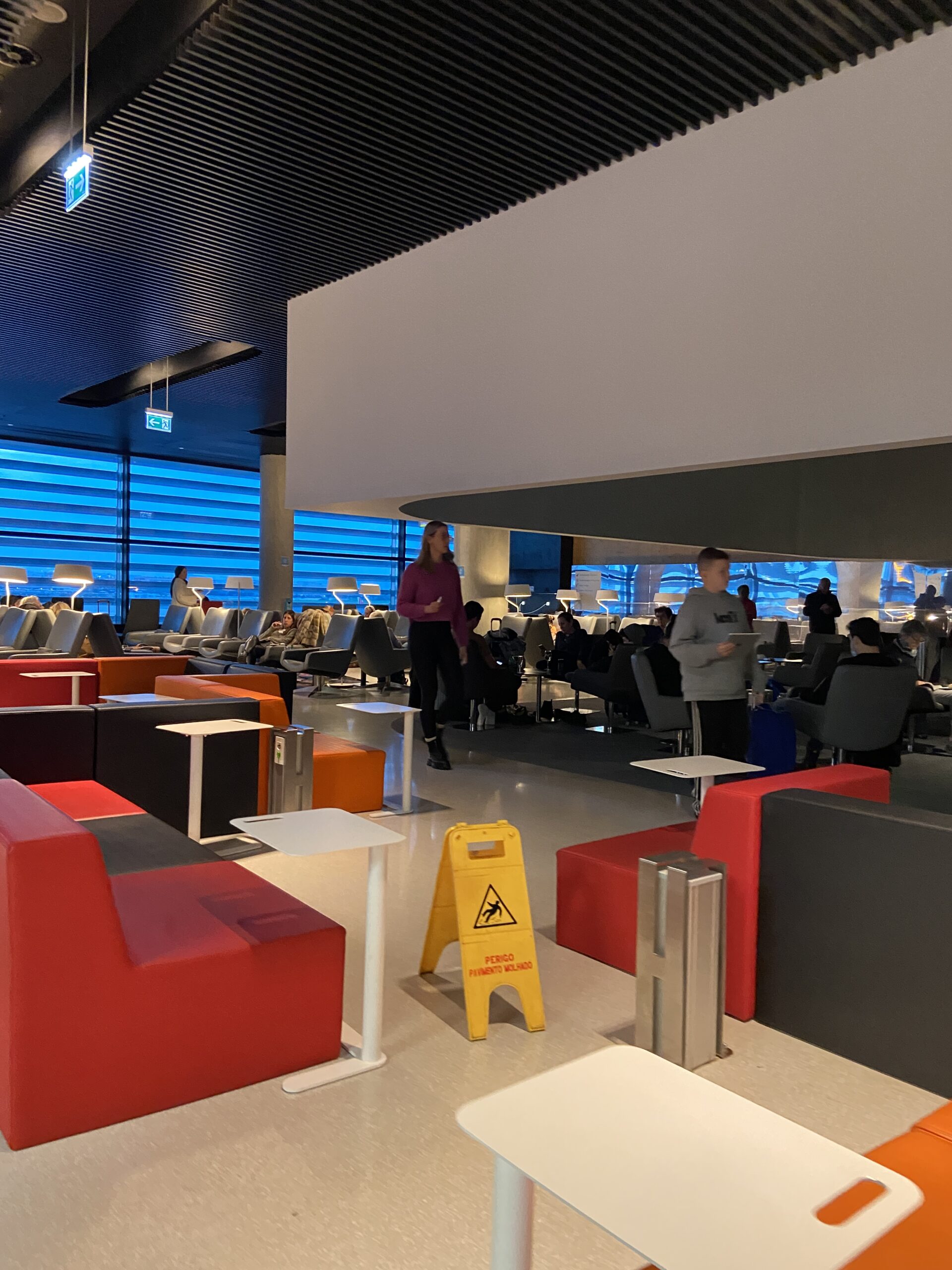 ANA Lounge: lounge interior