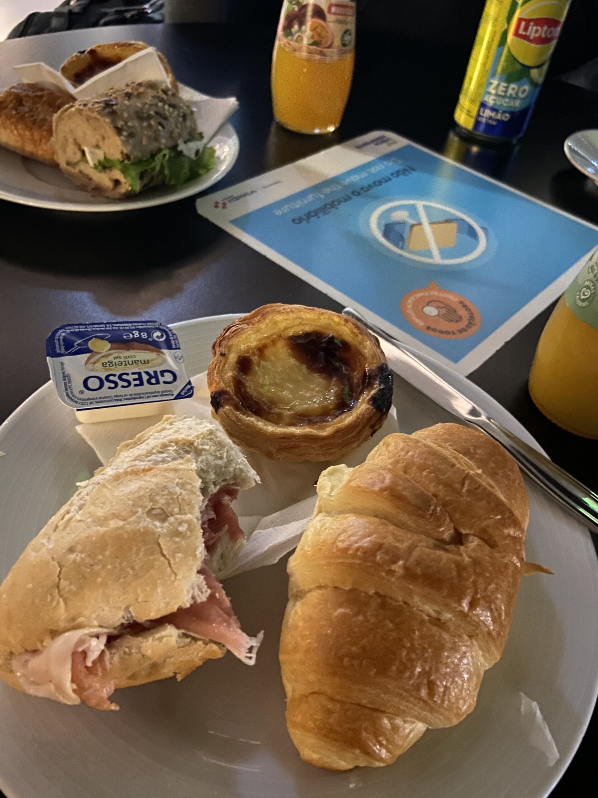 ANA Lounge: food in lounge