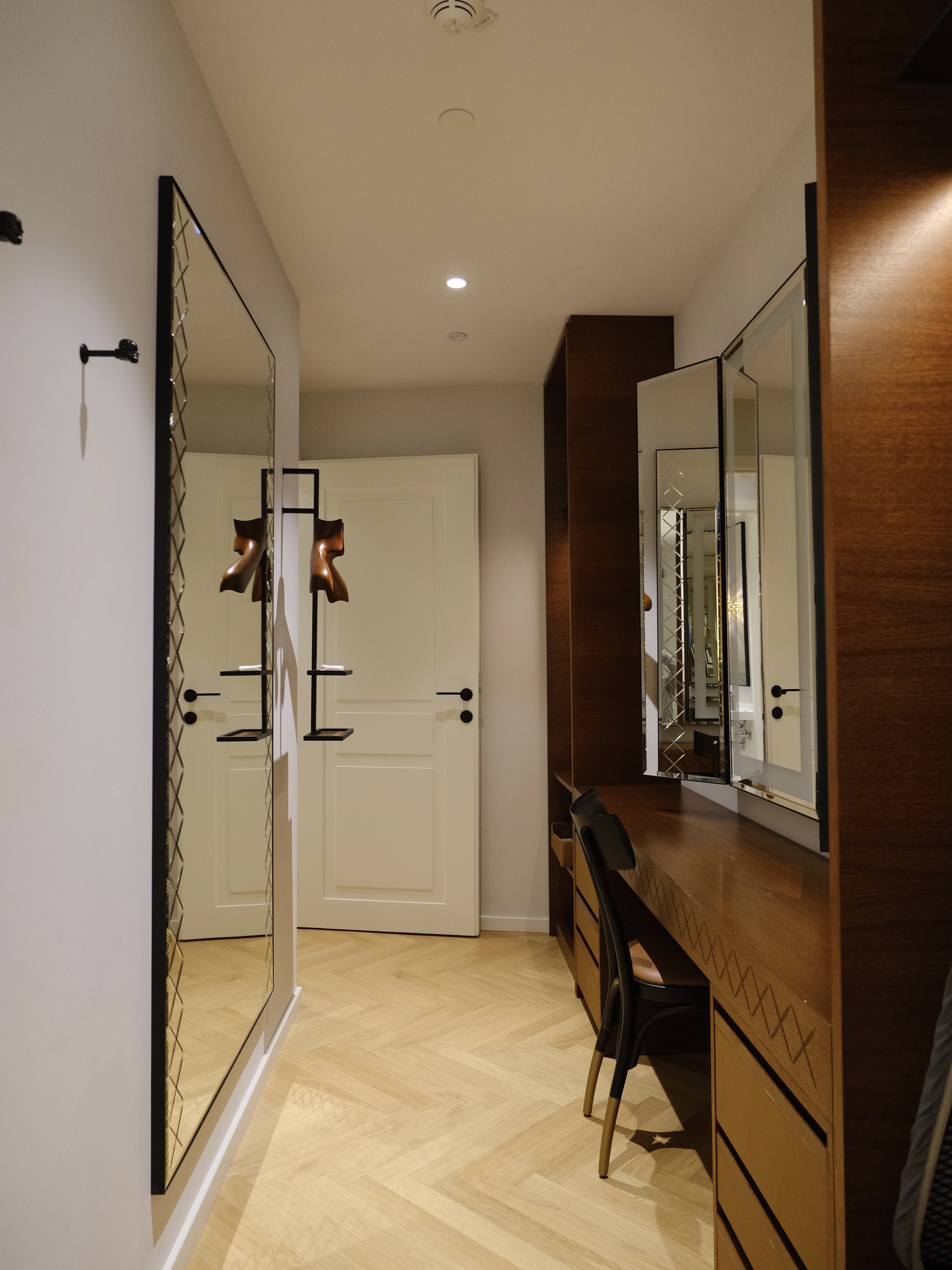Walk-in Closet
