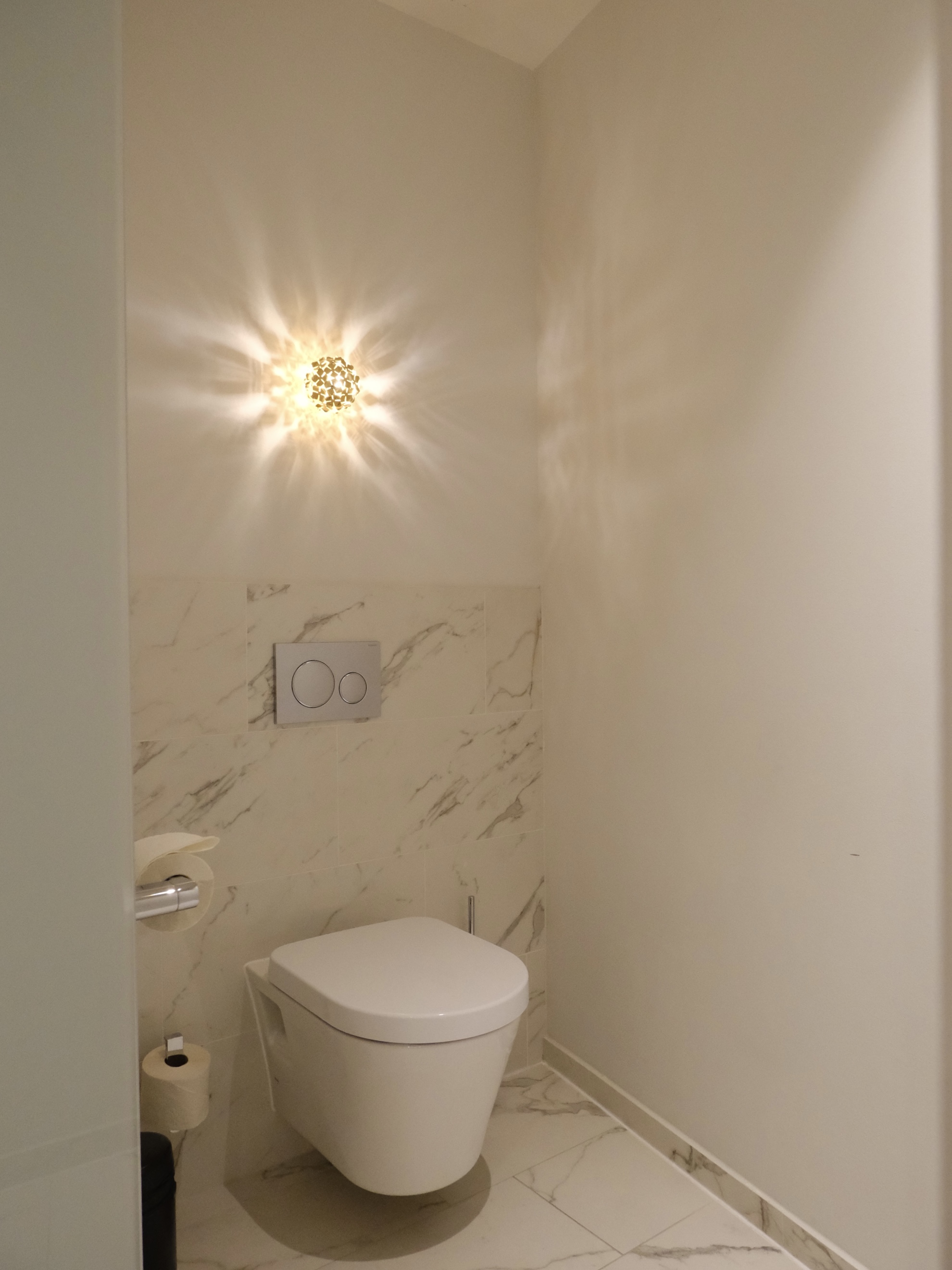 Standalone toilet