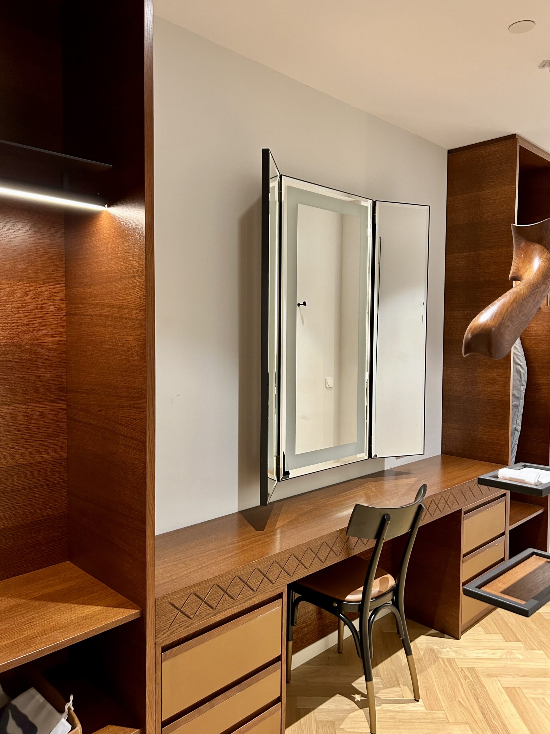 Walk-in Closet