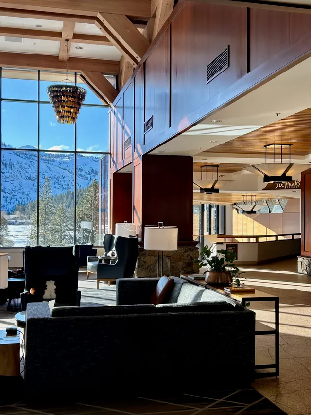 Everline lobby