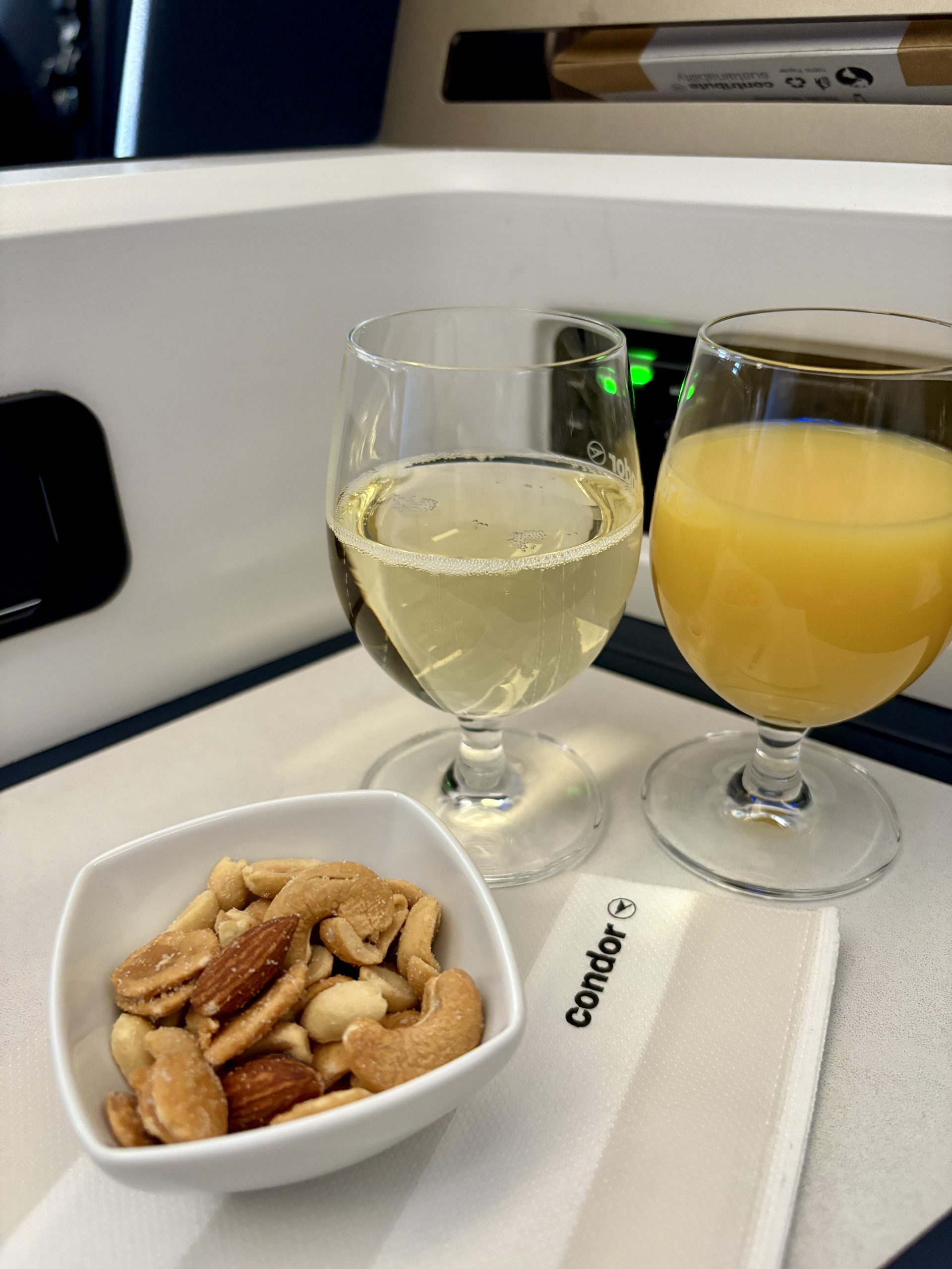 Welcome drinks of Champagne & orange juice + welcome snack of toasted nuts