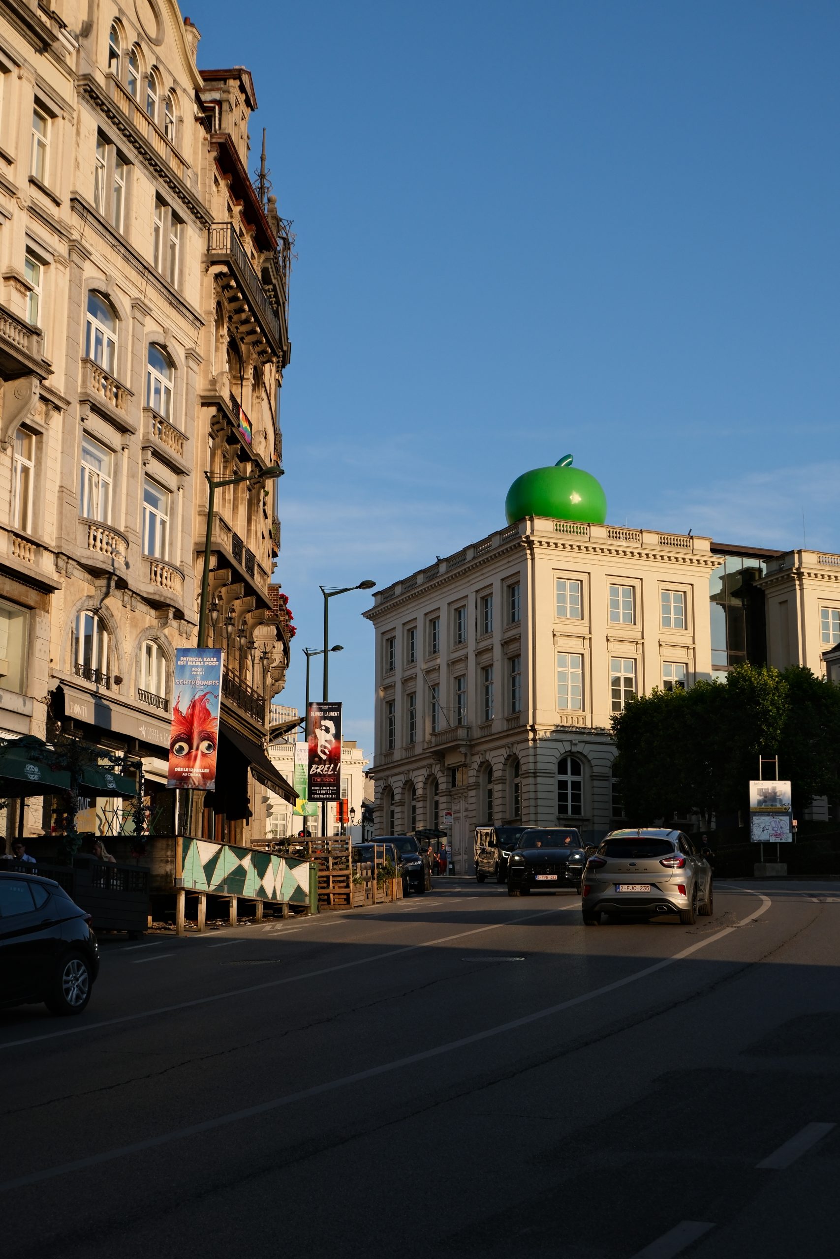 The big green apple on the Magritte museum