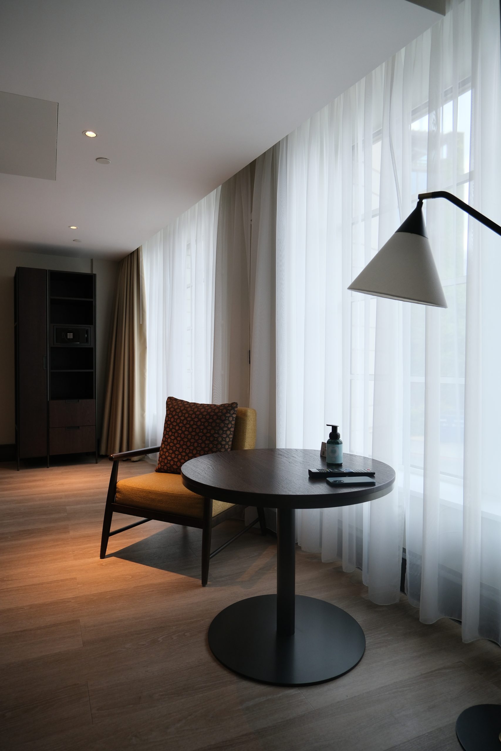 Panoramic window view with lounging area