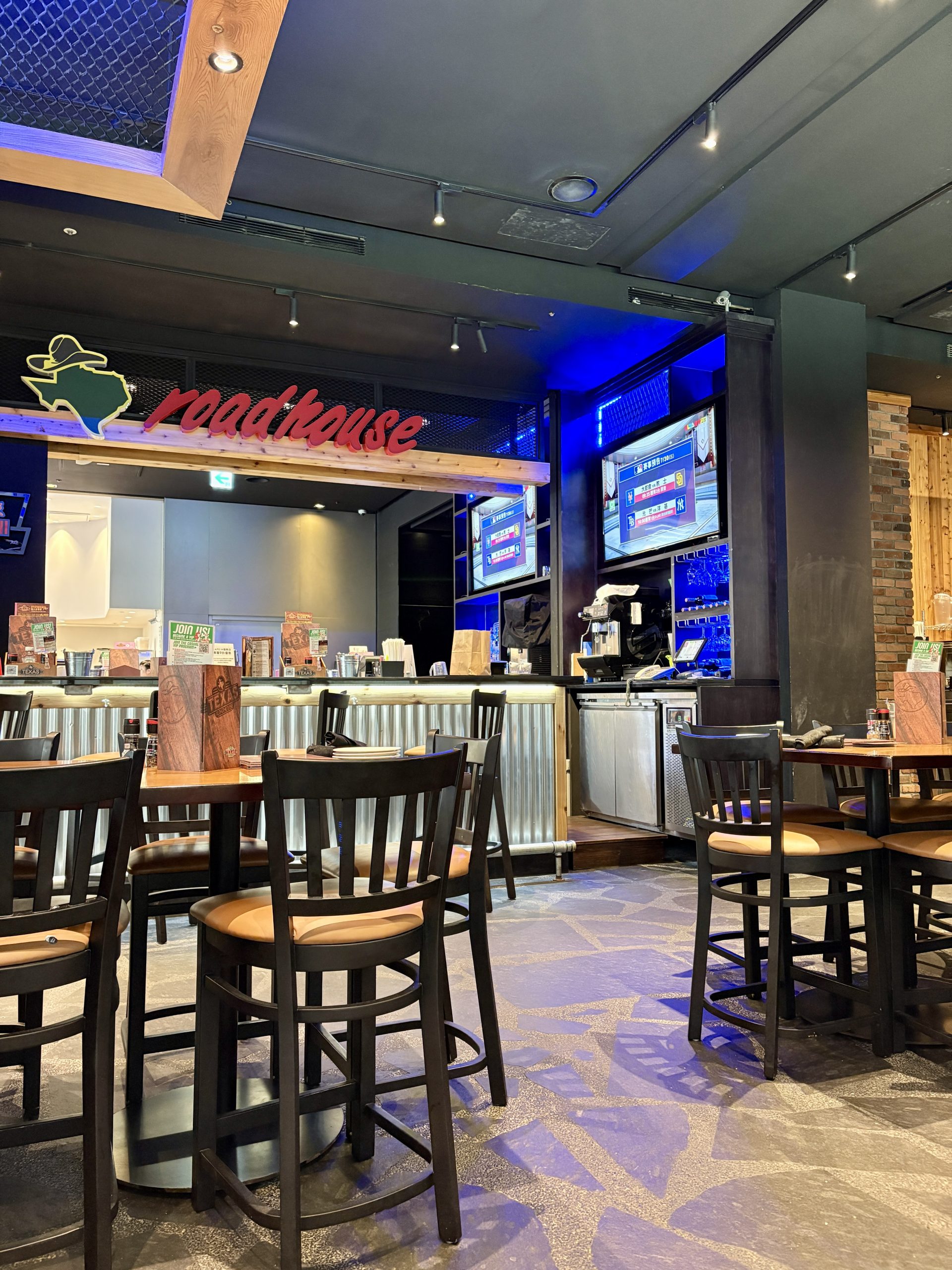 Texas roadhouse interior