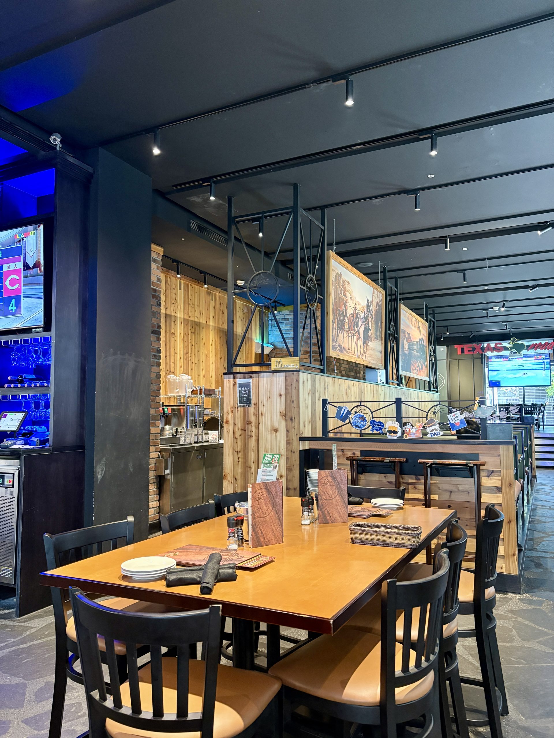 Texas roadhouse dinning room