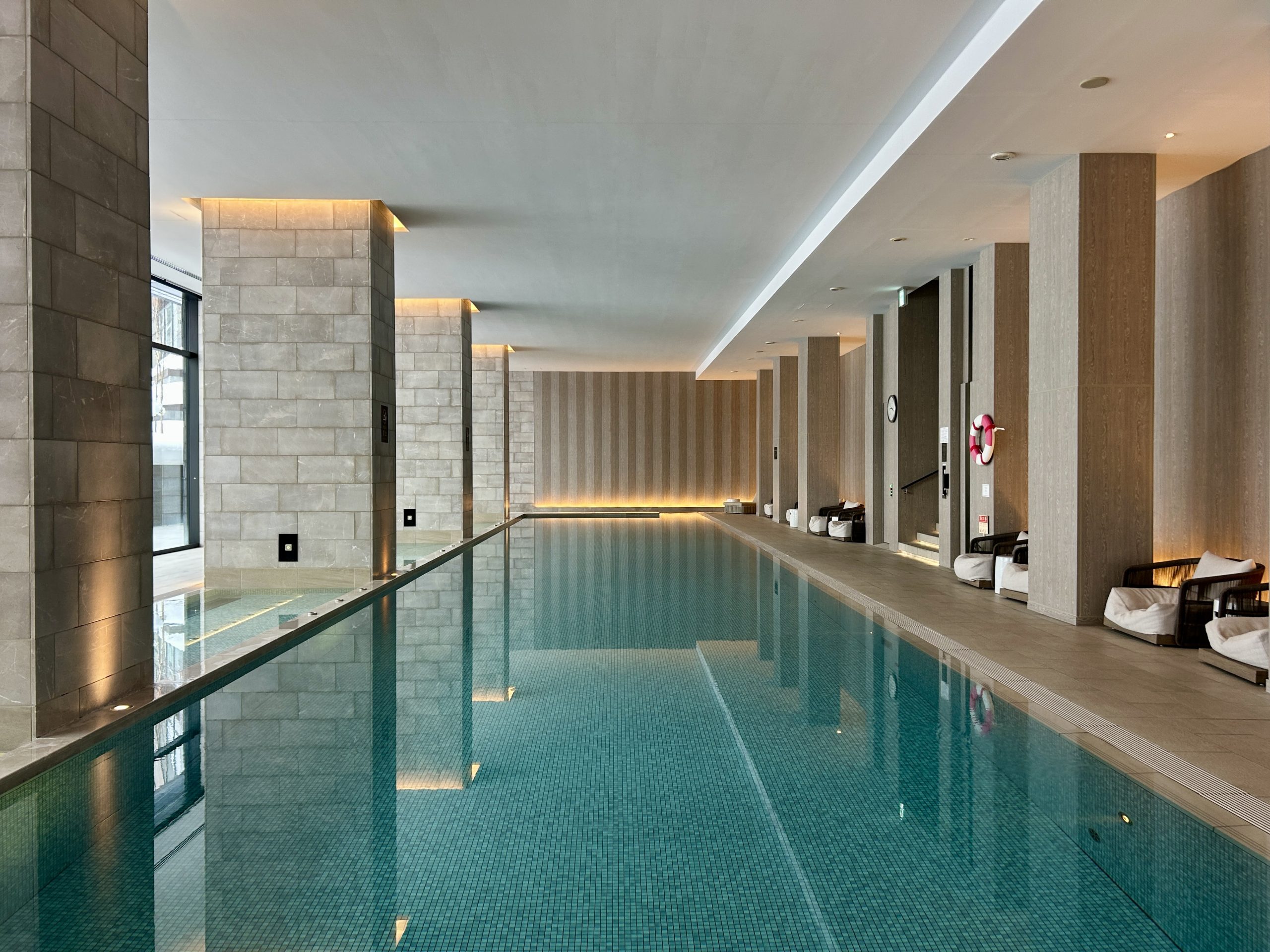 Incredible full-size pool with jetted hot tub