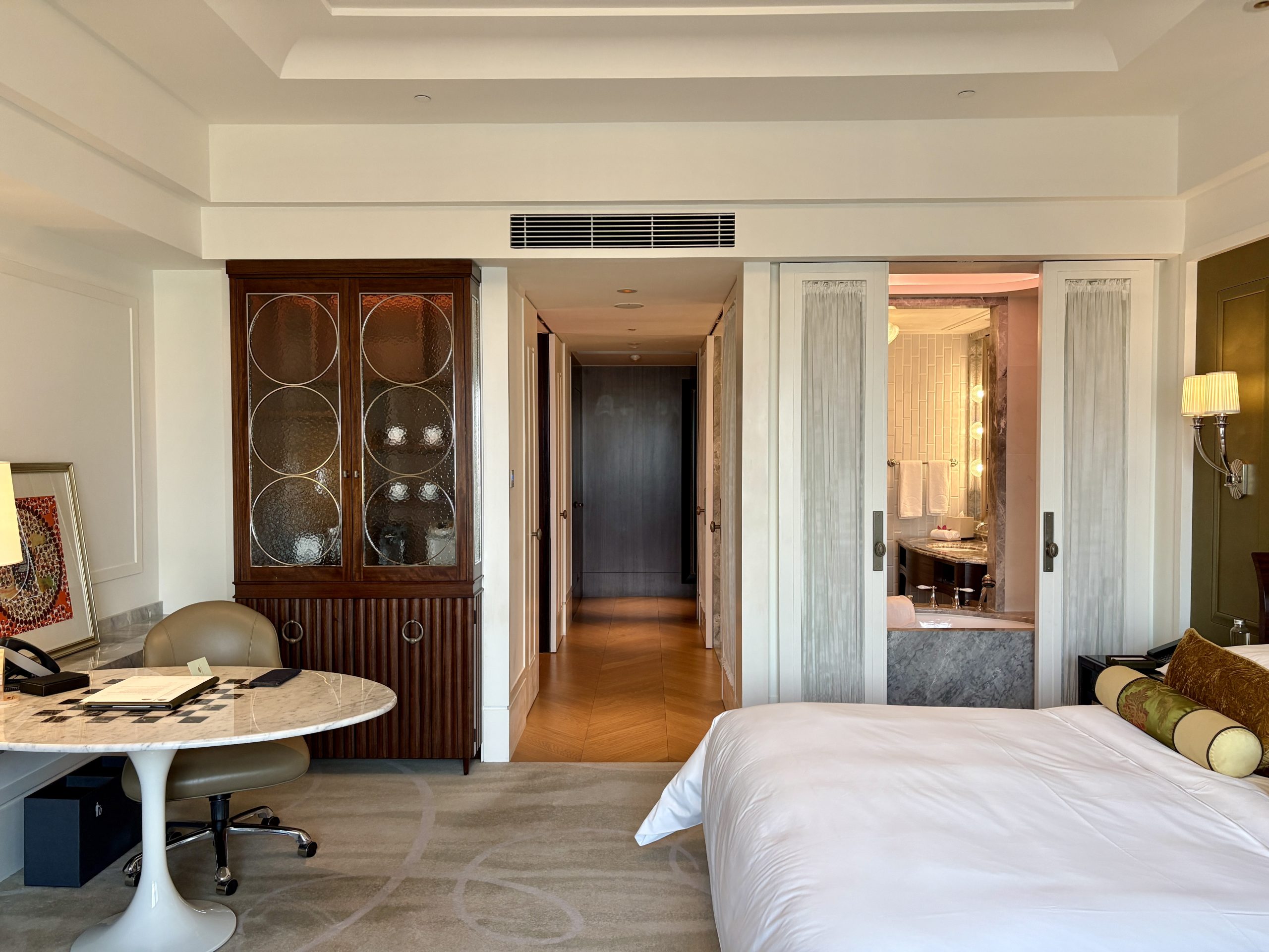 Incredible Delux room with the classy old school style