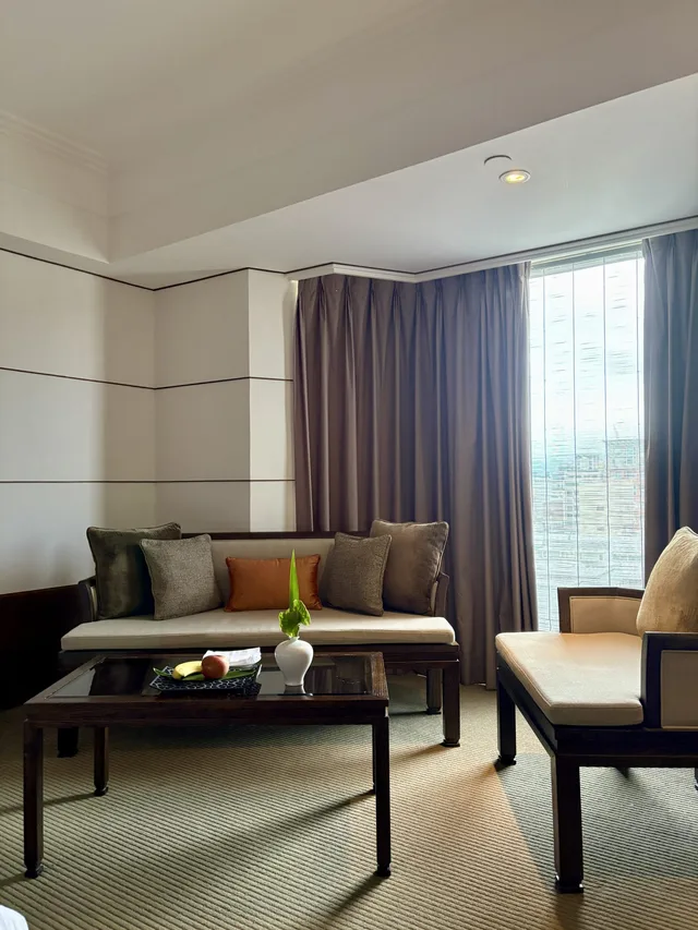 Lounging chairs and coffee table with fruits