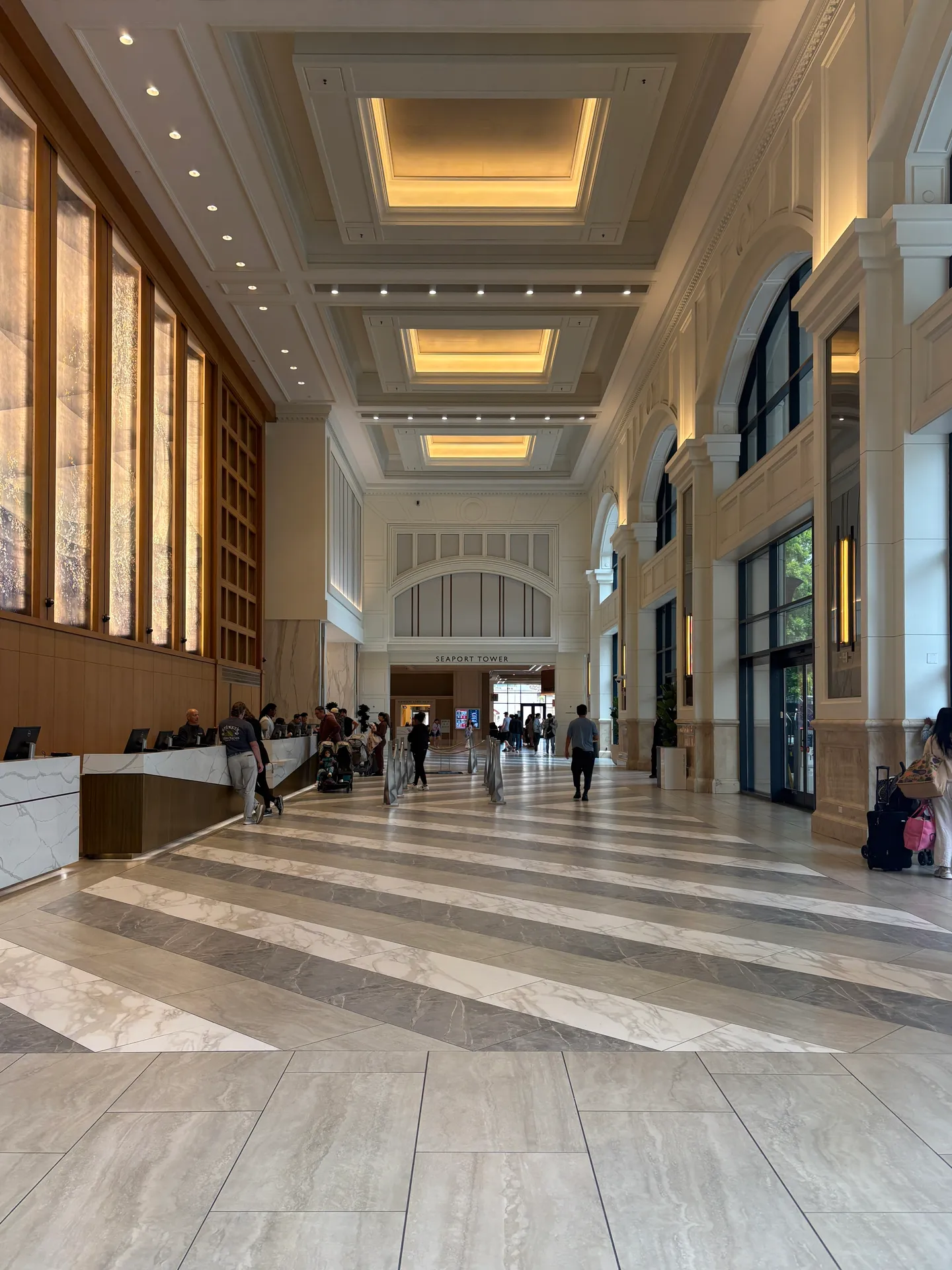 Day4 Lobby Corridorcheckout 7406