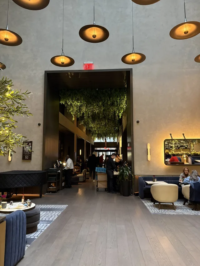 Breakfast dinning room