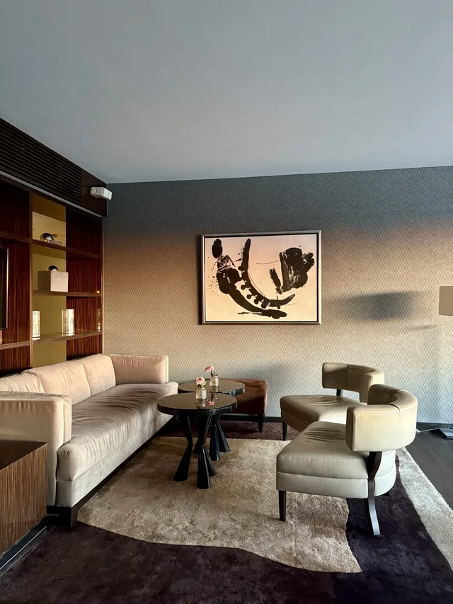 Seating arrangements in the club lounge