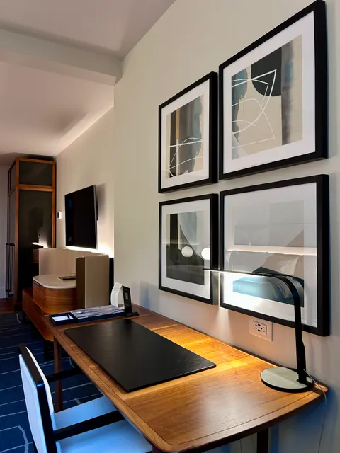 Park Hyatt Toronto Desk Yorkville