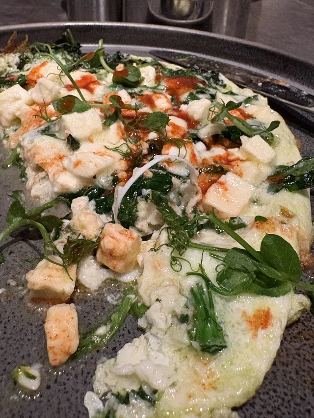 Bottle cap ring in the egg frittata