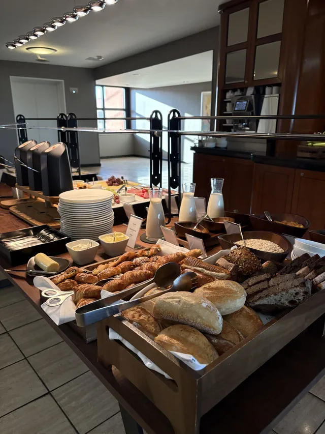 Breakfast items at the club lounge